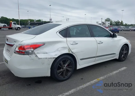 2015 Nissan Altima 2.5 Sv z USA, uszkodzony, nr VIN 1N4AL3AP0FC189285